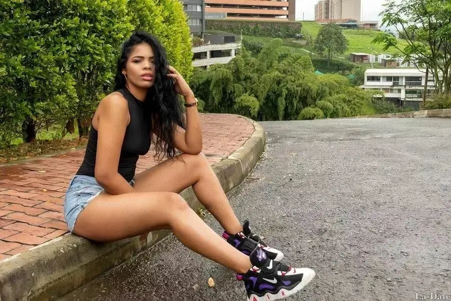 Manuela Profile image 4