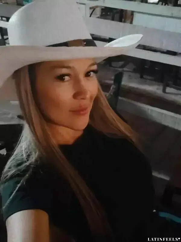Alba Profile image 1