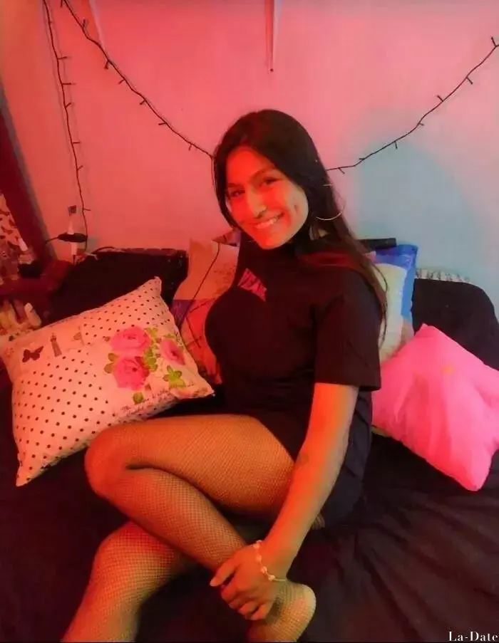 Juliana Profile image 4