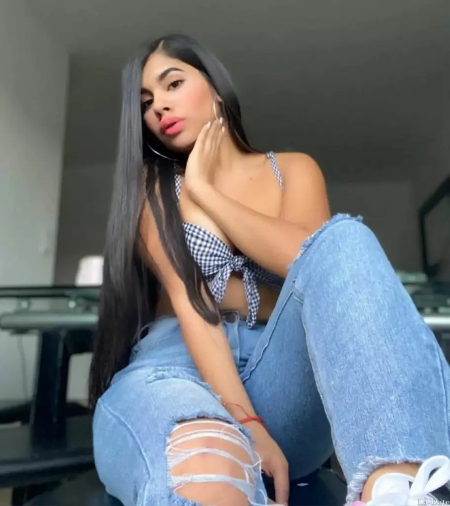 Sandra Profile image 2